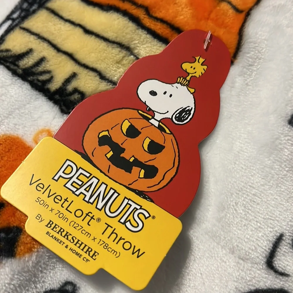 Peanuts Snoopy Velvet Throw Blanket